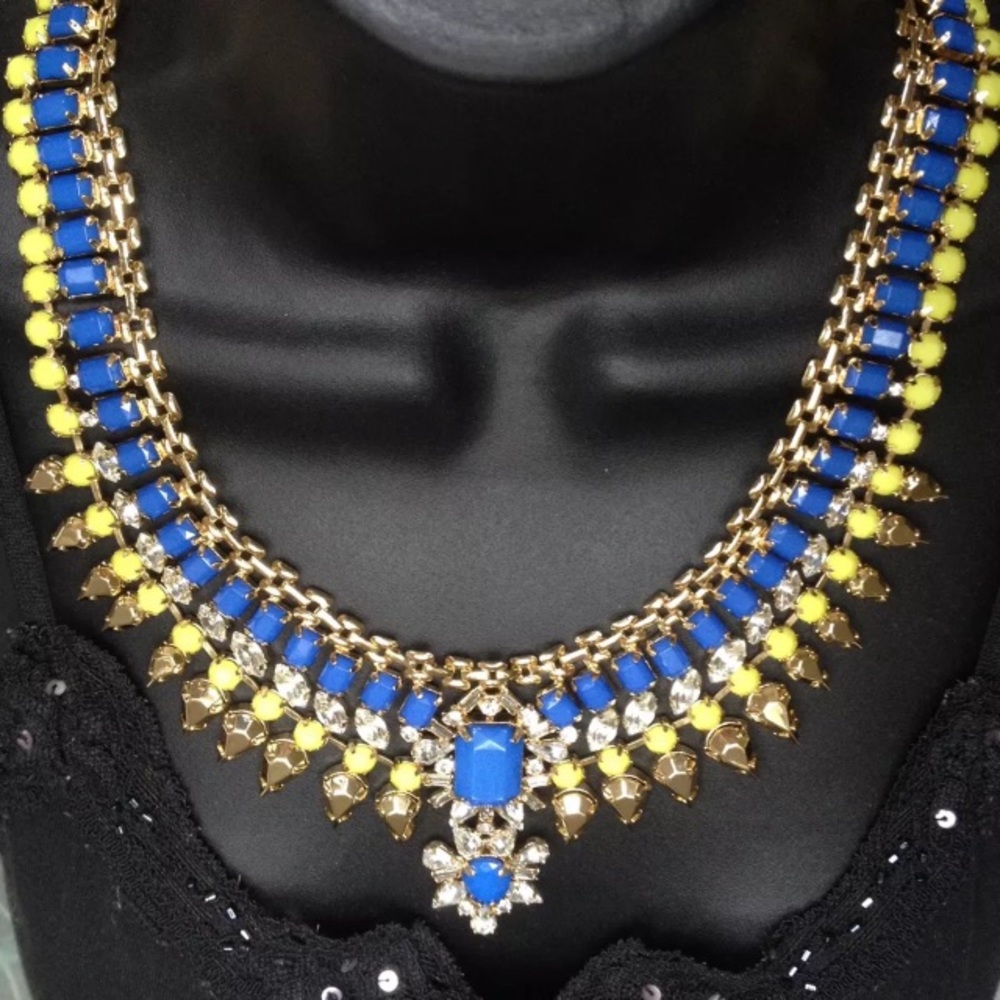 BCBG NECKLACE COLLAR GOLD TONE BLUE GEM SPIKE